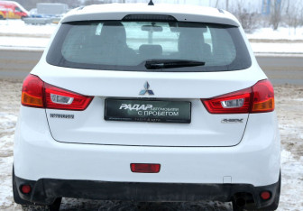 Подержанный автомобиль Mitsubishi ASX 2013 года (5 фото)