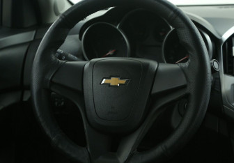 Подержанный автомобиль Chevrolet Cruze Sedan 2012 года (16 фото)