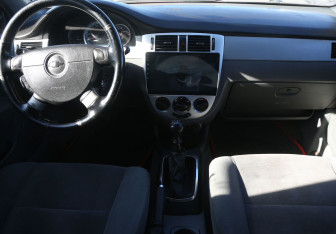 Подержанный автомобиль Chevrolet Lacetti Sedan 2007 года (12 фото)