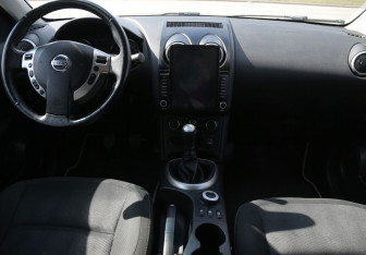 Подержанный автомобиль Nissan Qashqai+2 2011 года (12 фото)