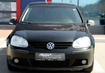 Подержанный автомобиль Volkswagen Golf Hatchback 2008 года (2 фото)