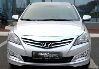 Подержанный автомобиль Hyundai Solaris Hatchback 2015 года (2 фото)