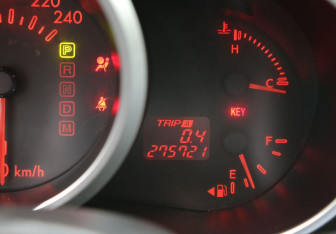 Подержанный автомобиль Mazda CX-7 2008 года (18 фото)