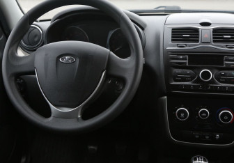 Подержанный автомобиль LADA (ВАЗ) Granta Liftback 2018 года (14 фото)