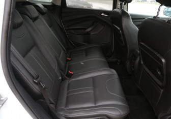 Подержанный автомобиль Ford Kuga 2014 года (11 фото)