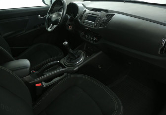 Подержанный автомобиль Kia Sportage 2011 года (9 фото)