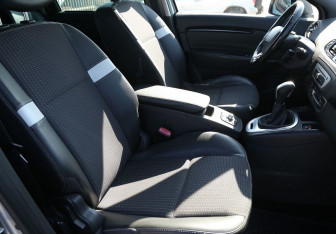 Подержанный автомобиль Renault Scenic 2015 года (10 фото)