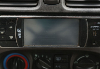 Подержанный автомобиль Nissan Almera Sedan 2002 года (15 фото)