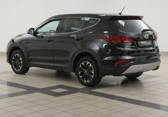 Подержанный автомобиль Hyundai Santa Fe 2016 года (2 фото)