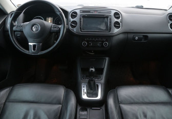 Подержанный автомобиль Volkswagen Tiguan 2011 года (12 фото)