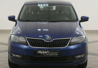 Подержанный автомобиль Skoda Rapid Liftback 2019 года (6 фото)