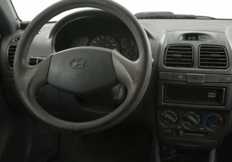 Подержанный автомобиль Hyundai Accent Sedan 2008 года (14 фото)