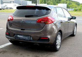 Подержанный автомобиль Kia Ceed Hatchback 2014 года (6 фото)