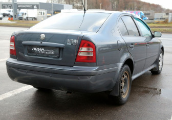Подержанный автомобиль Skoda Octavia Liftback 2008 года (6 фото)