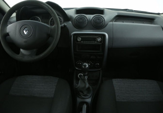 Подержанный автомобиль Renault Duster 2012 года (12 фото)