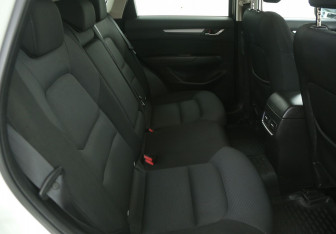 Подержанный автомобиль Mazda CX-5 2017 года (11 фото)