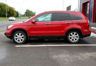 Подержанный автомобиль Honda CR-V 2008 года (8 фото)