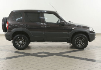 Подержанный автомобиль Chevrolet Niva 2012 года (5 фото)