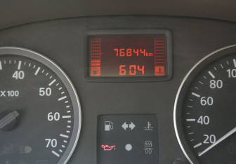 Подержанный автомобиль Renault Sandero 2012 года (17 фото)
