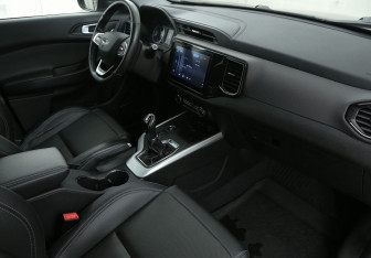 Подержанный автомобиль Chery Tiggo 4 2021 года (9 фото)