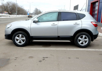 Подержанный автомобиль Nissan Qashqai 2012 года (8 фото)