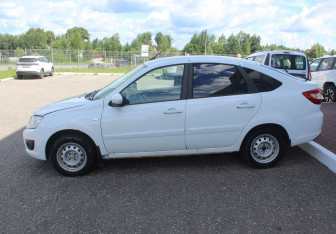 Подержанный автомобиль LADA (ВАЗ) Granta Liftback 2016 года (4 фото)