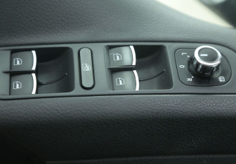 Подержанный автомобиль Volkswagen Tiguan 2013 года (17 фото)