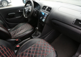 Подержанный автомобиль Volkswagen Polo Sedan 2014 года (9 фото)
