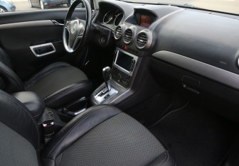 Подержанный автомобиль Opel Antara 2008 года (9 фото)