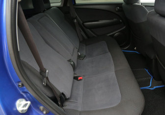 Подержанный автомобиль Mitsubishi Outlander 2007 года (11 фото)