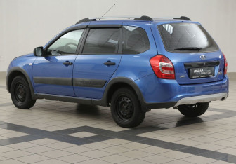 Подержанный автомобиль LADA (ВАЗ) Kalina Wagon 2017 года (2 фото)