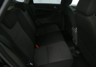 Подержанный автомобиль Ford Focus Hatchback 2009 года (11 фото)