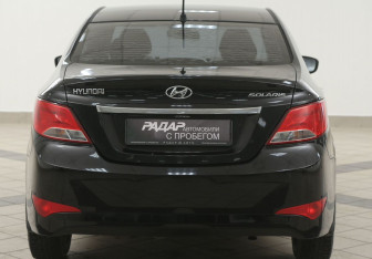 Подержанный автомобиль Hyundai Solaris Sedan 2014 года (3 фото)