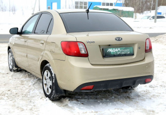 Подержанный автомобиль Kia Rio Sedan 2010 года (4 фото)