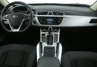 Подержанный автомобиль Geely Atlas 2018 года (12 фото)