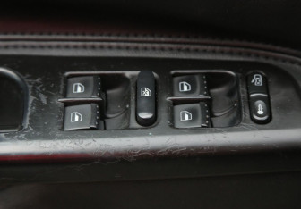 Подержанный автомобиль Volkswagen Passat Sedan 2003 года (17 фото)