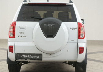Подержанный автомобиль Chery Tiggo (T11) 2014 года (3 фото)