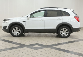 Подержанный автомобиль Chevrolet Captiva 2012 года (7 фото)