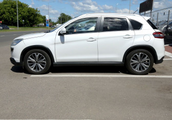 Подержанный автомобиль Peugeot 4008 2012 года (8 фото)