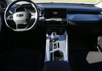 Подержанный автомобиль Geely Coolray 2021 года (12 фото)