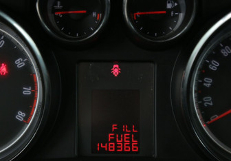 Подержанный автомобиль Opel Mokka 2012 года (18 фото)