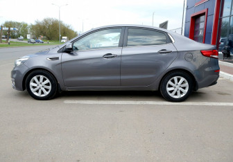Подержанный автомобиль Kia Rio Sedan 2017 года (8 фото)