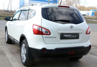 Подержанный автомобиль Nissan Qashqai+2 2011 года (4 фото)