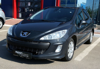 Подержанный автомобиль Peugeot 308 Hatchback 2009 года (3 фото)