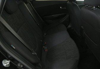 Подержанный автомобиль Kia Rio Sedan 2012 года (11 фото)