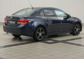 Подержанный автомобиль Chevrolet Cruze Sedan 2009 года (4 фото)