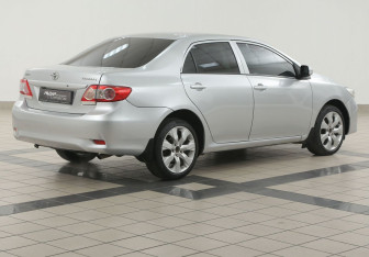 Подержанный автомобиль Toyota Corolla Sedan 2011 года (4 фото)