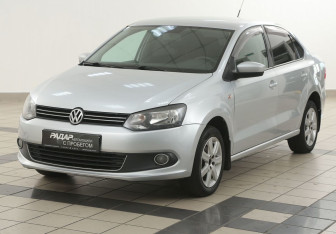 Подержанный автомобиль Volkswagen Polo Sedan 2011 года (8 фото)