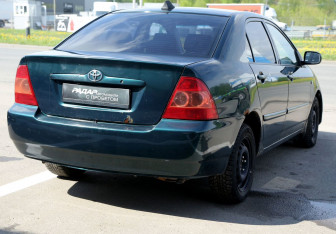 Подержанный автомобиль Toyota Corolla Sedan 2004 года (6 фото)