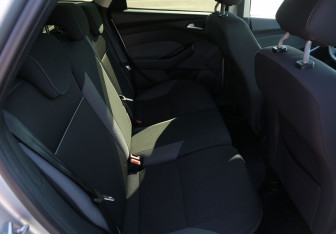 Подержанный автомобиль Ford Focus Wagon 2013 года (11 фото)